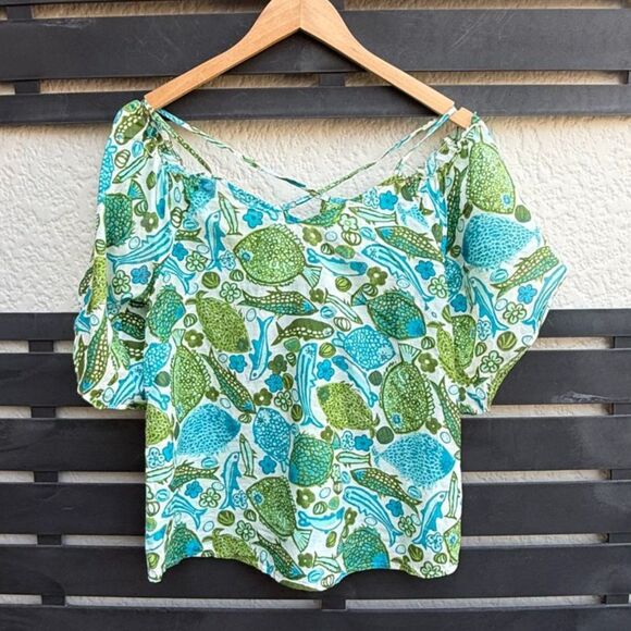 Anthropologie Vanessa Virginia Puget Sound Silk Blend Fish Print Top | Size 6 - Picture 3 of 5